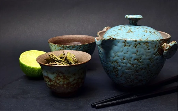 手間いらずで夏中咲く多年草鉢植えのコツ【8種の植物と育て方】